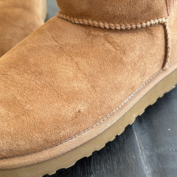 Women’s UGG Bailey Button Boots in Chestnut - Picture 9 of 11